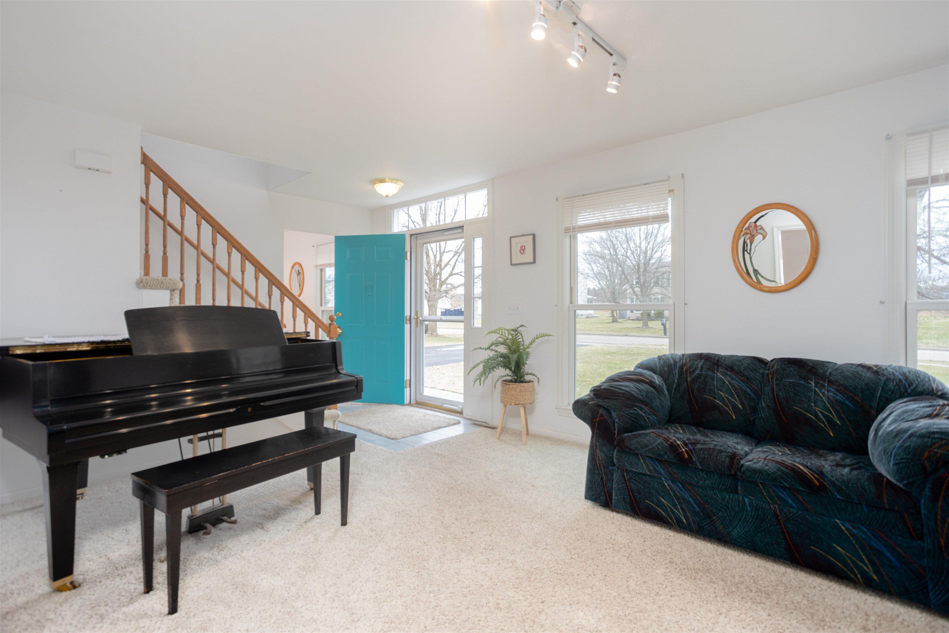 266 Isham Circle Williston, VT 05495 - Photo 5 of 60