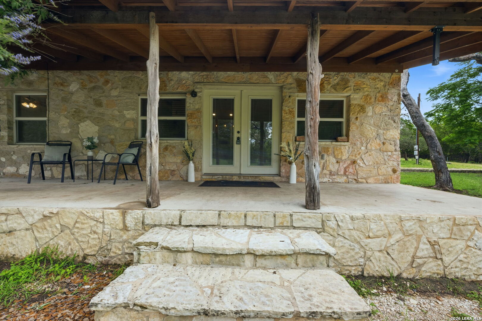 340 Rio Oak Road Pipe Creek, TX 78063 - Photo 5 of 39