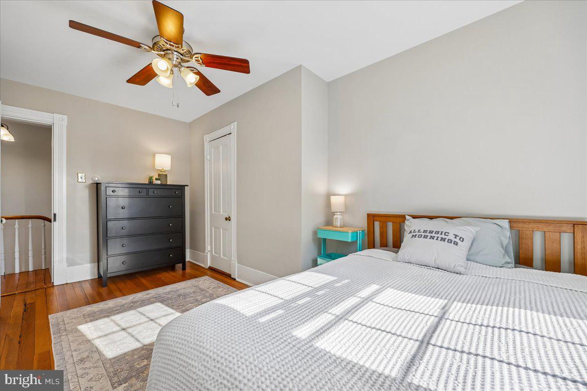 22165 Big Woods Road Dickerson, MD 20842 - Photo 7 of 28 Middle Bedroom