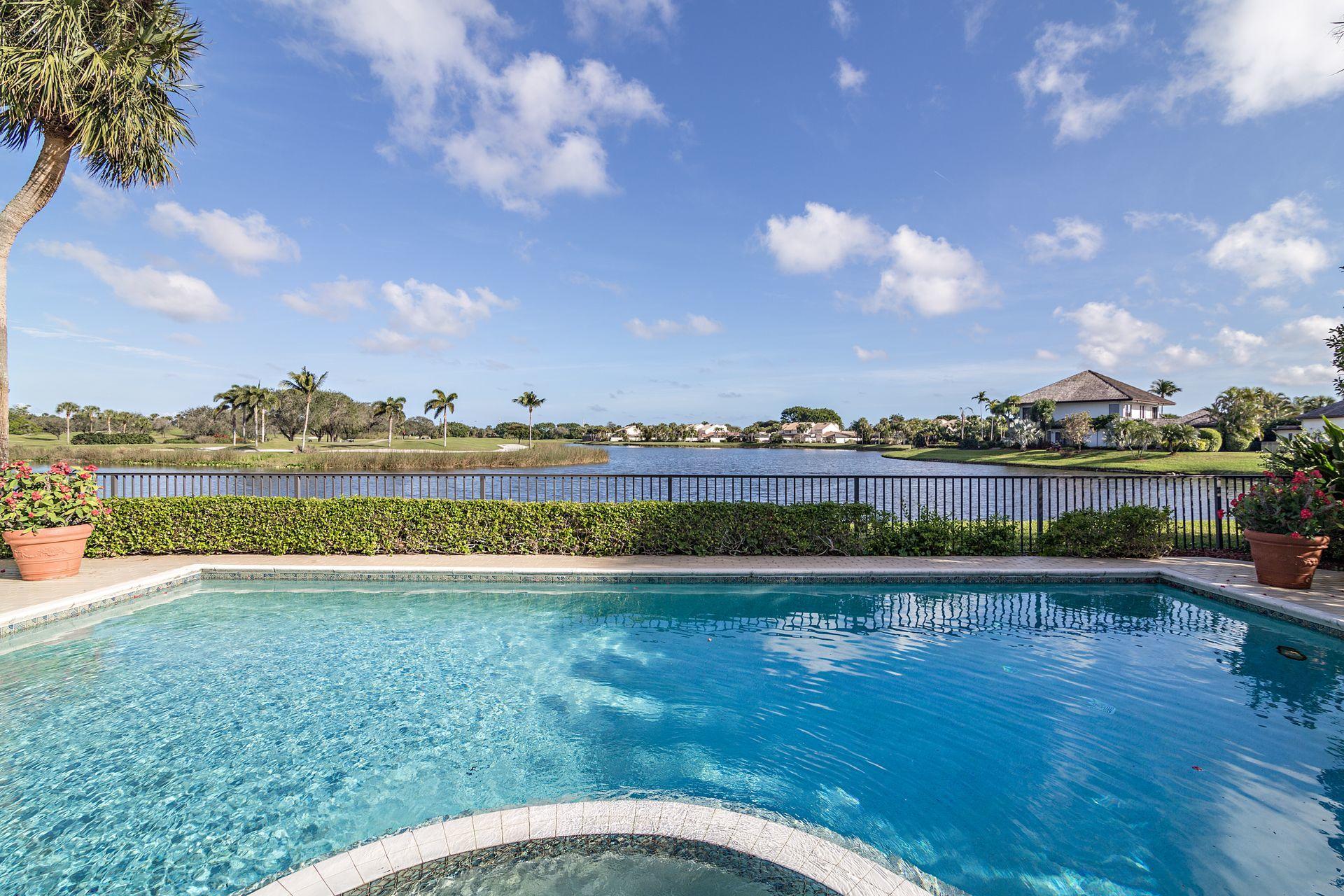 20482 Linksview Drive Boca Raton, FL 33434 - Photo 3 of 32 25
