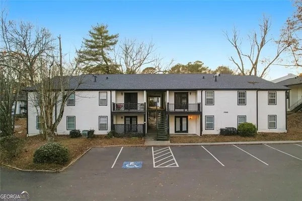 $199,999 | 3599 Woodbriar Circle, Unit G, Tucker, GA 30084