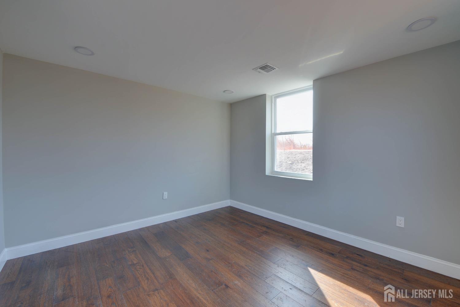 1061 River Road Piscataway, NJ 08854 - Photo 11 of 36 Gallery Image 11