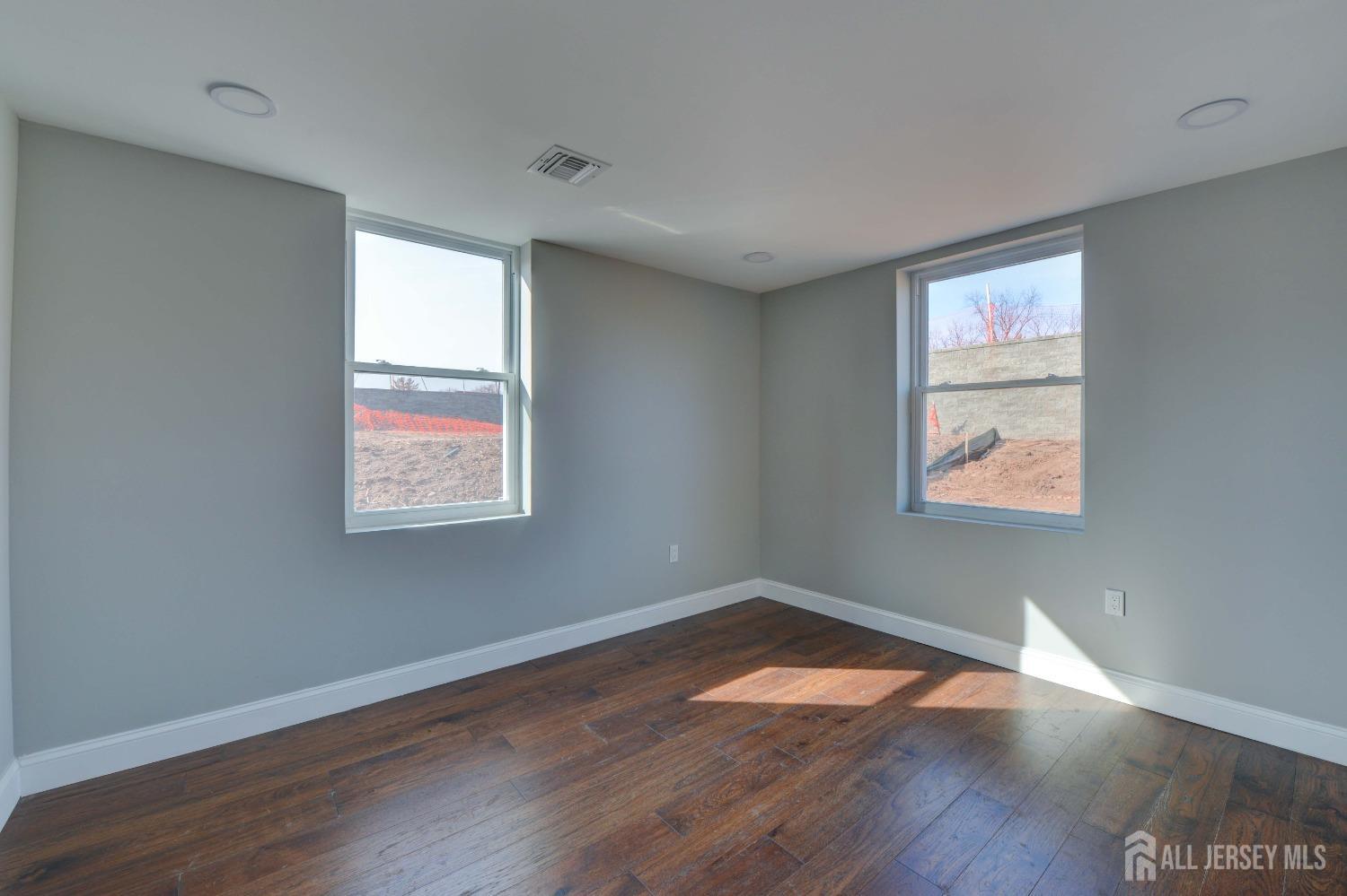 1061 River Road Piscataway, NJ 08854 - Photo 12 of 36 Gallery Image 12