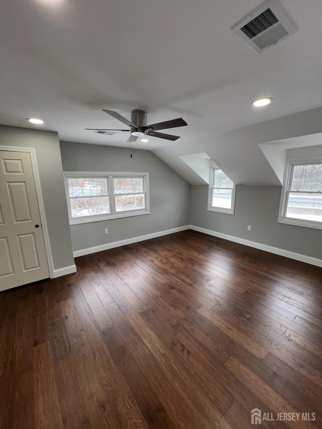 1061 River Road Piscataway, NJ 08854 - Photo 5 of 36 Gallery Image 5