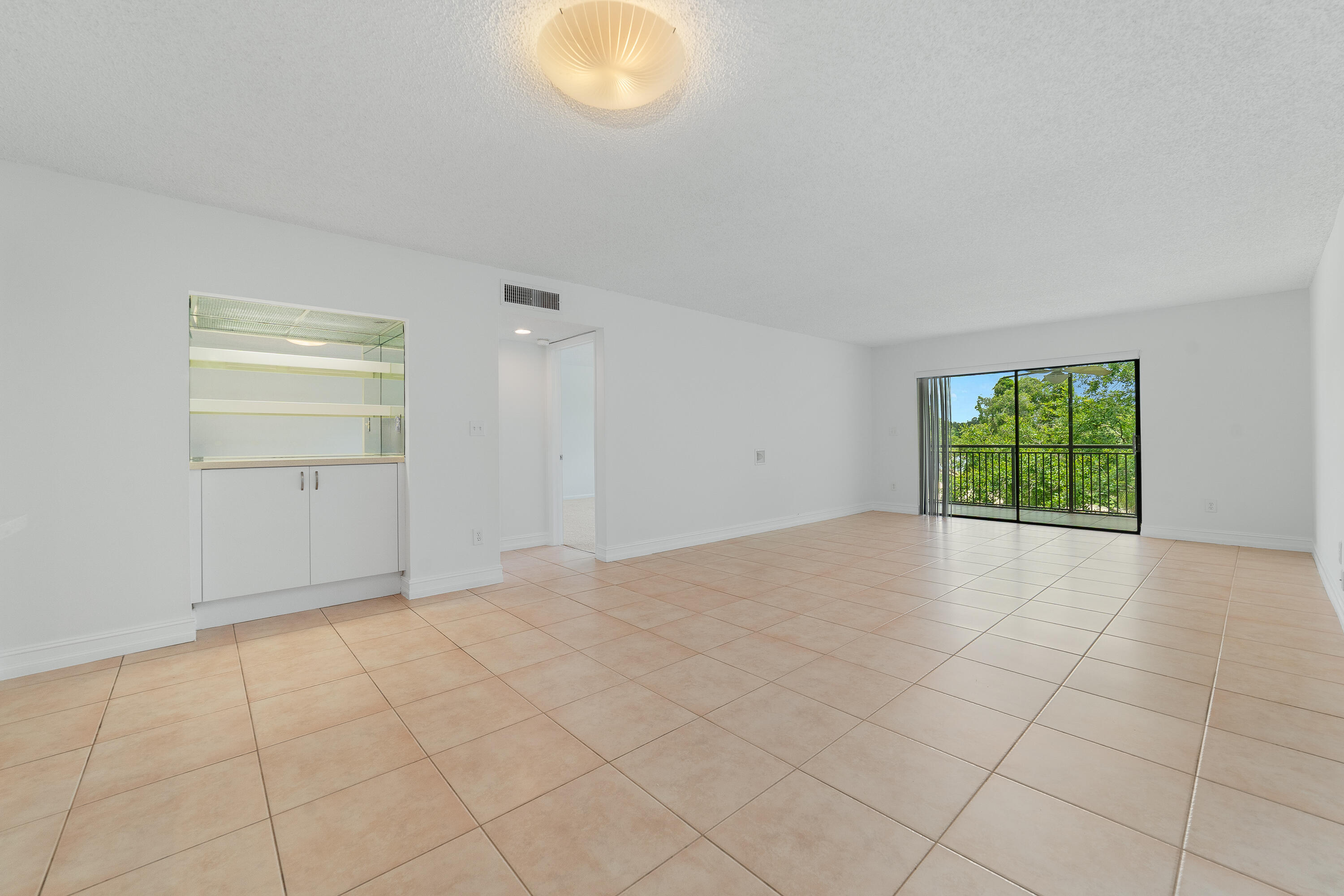16091 Blatt Boulevard, Unit 302 Weston, FL 33326 - Photo 5 of 38 _DSC0116
