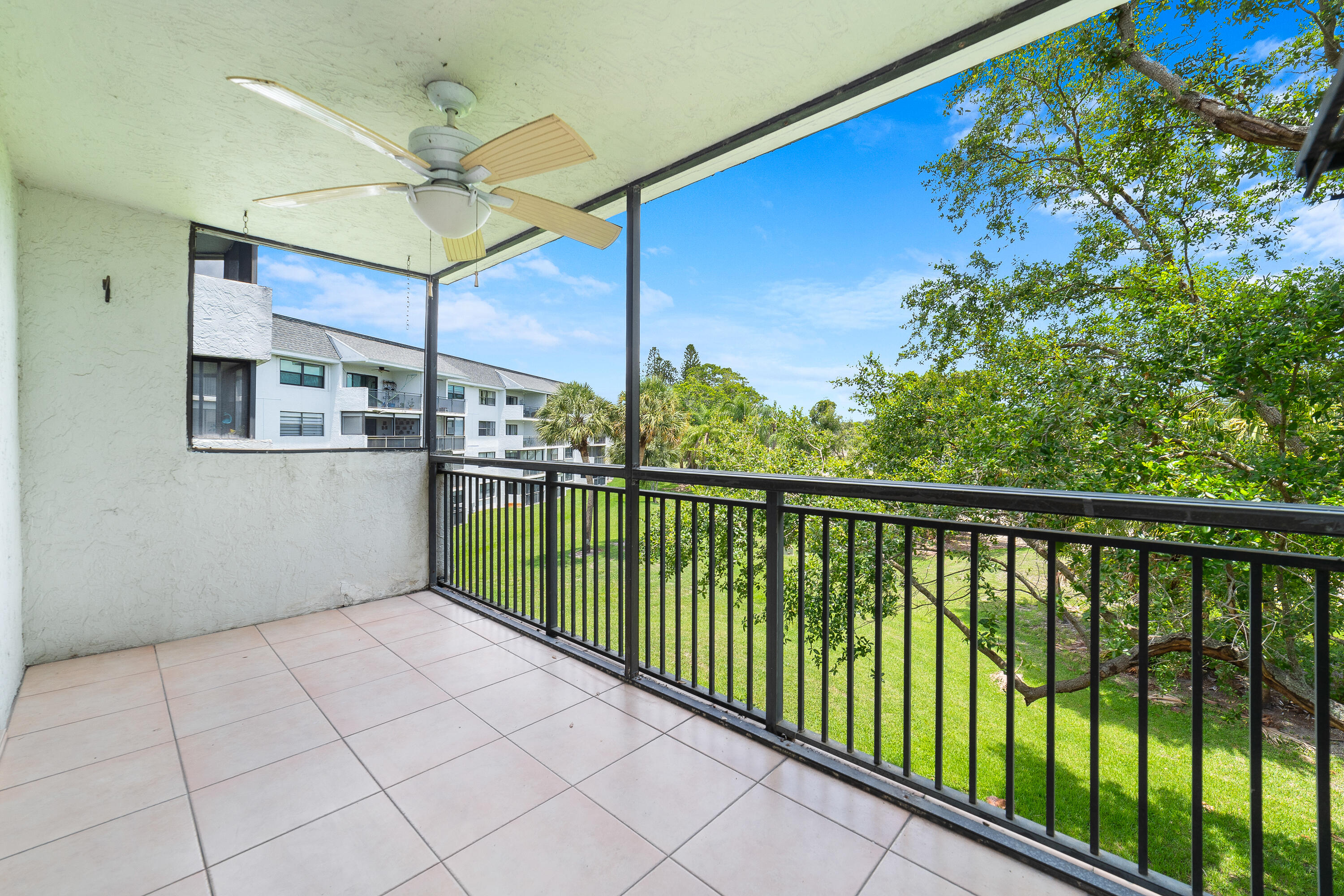 16091 Blatt Boulevard, Unit 302 Weston, FL 33326 - Photo 7 of 38 _DSC0543