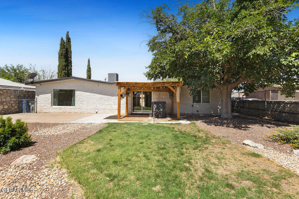 2736 Hawick Road El Paso, TX 79925 - Photo 37 of 41 48