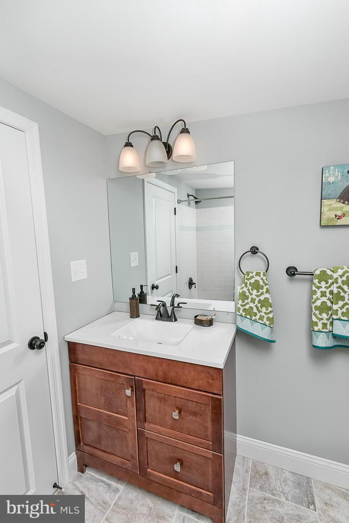 6525 Ridge Road Baltimore, MD 21237 - Photo 22 of 30 Bath