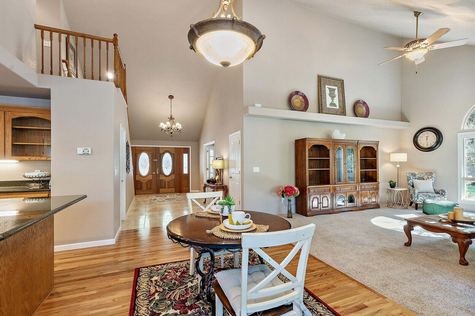 11847 Upper Applegate Road Jacksonville, OR 97530 - Photo 10 of 71 10NA- Great Room