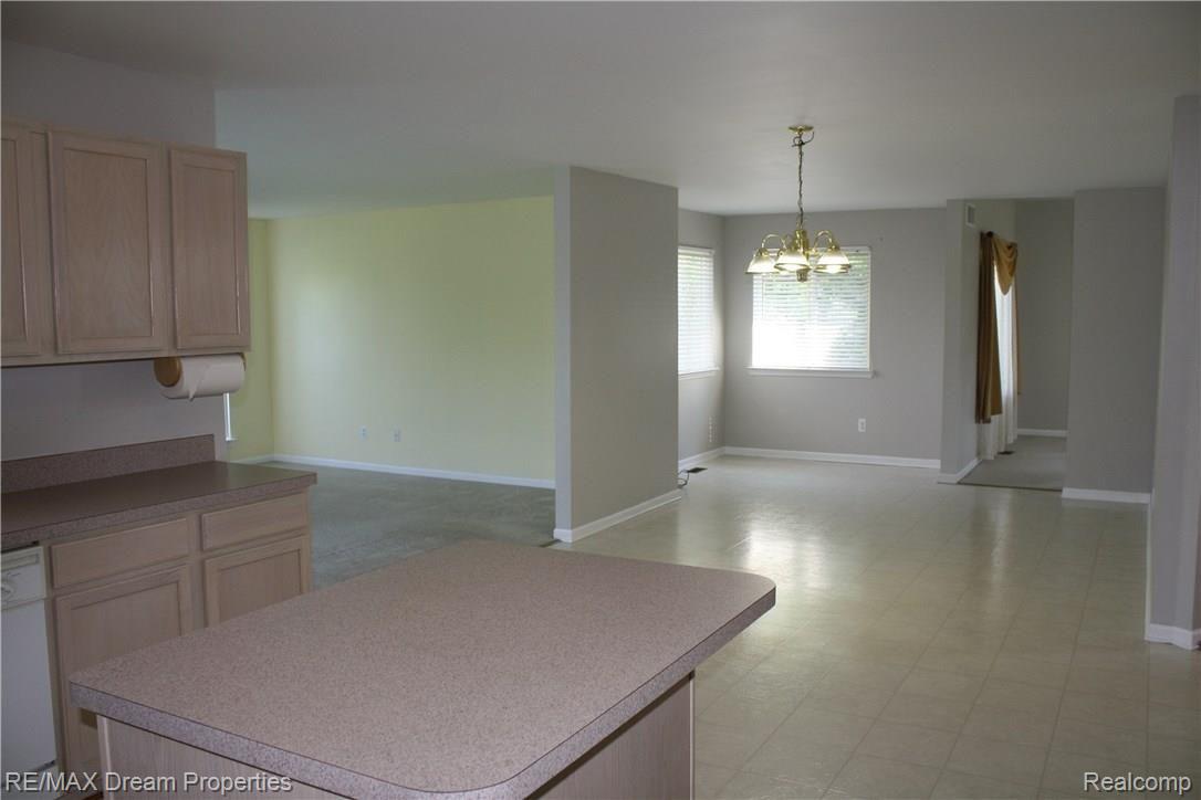 1450 Lee Wood Ridge Road Walled Lake, MI 48390 - Photo 12 of 42 IMG_8827.JPG
