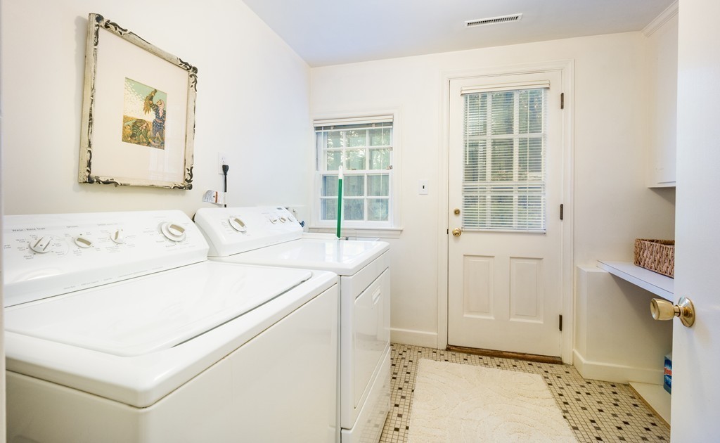 6 Loring Road Lexington, MA 02421 - Photo 17 of 23