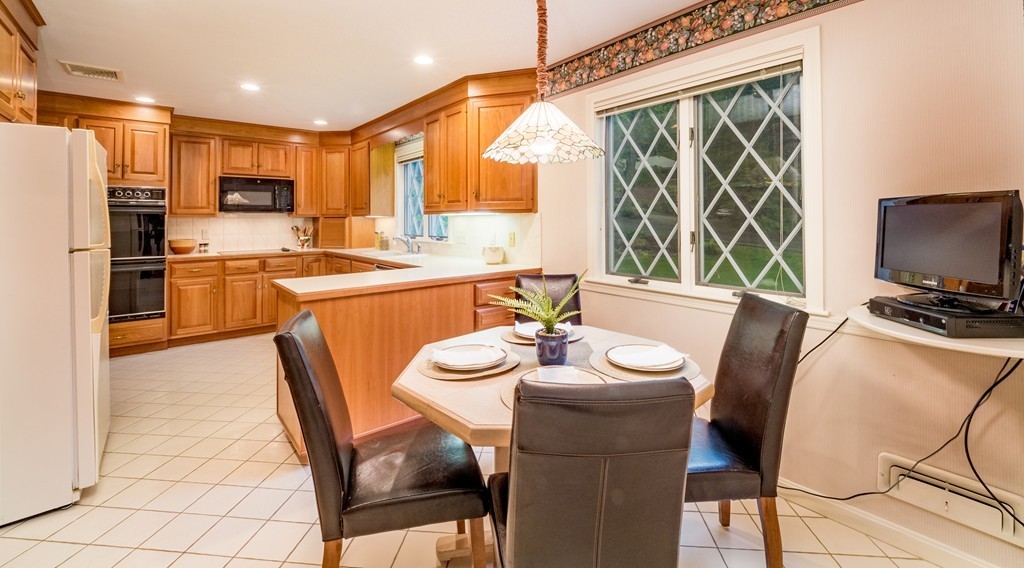 6 Loring Road Lexington, MA 02421 - Photo 2 of 23