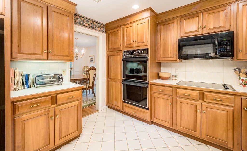 6 Loring Road Lexington, MA 02421 - Photo 3 of 23