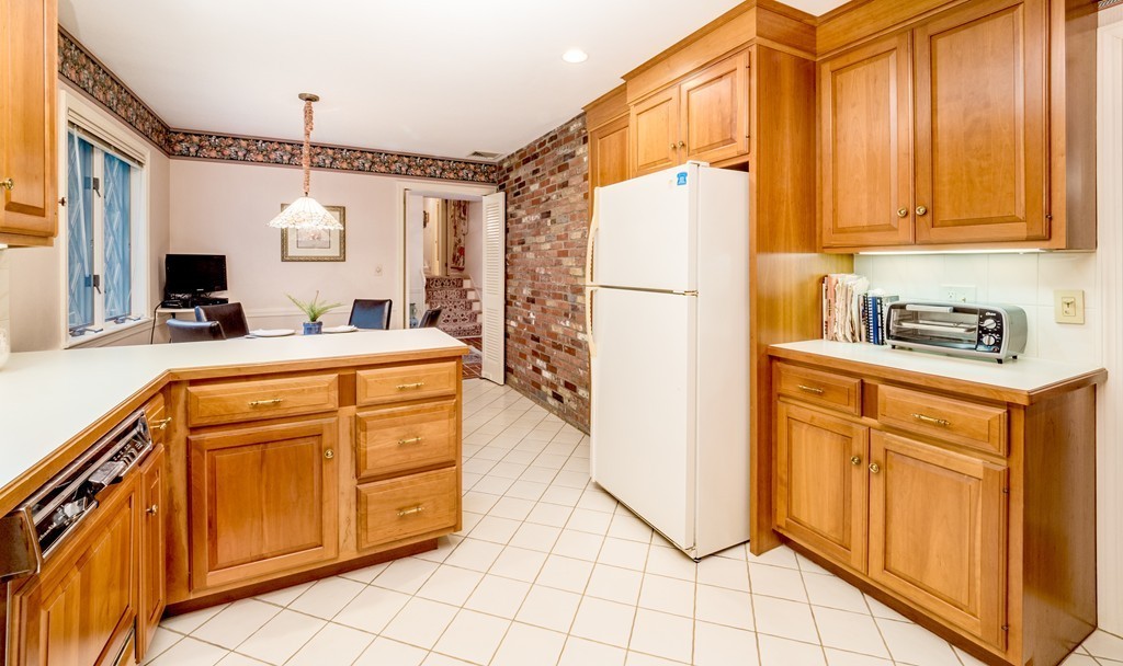6 Loring Road Lexington, MA 02421 - Photo 4 of 23