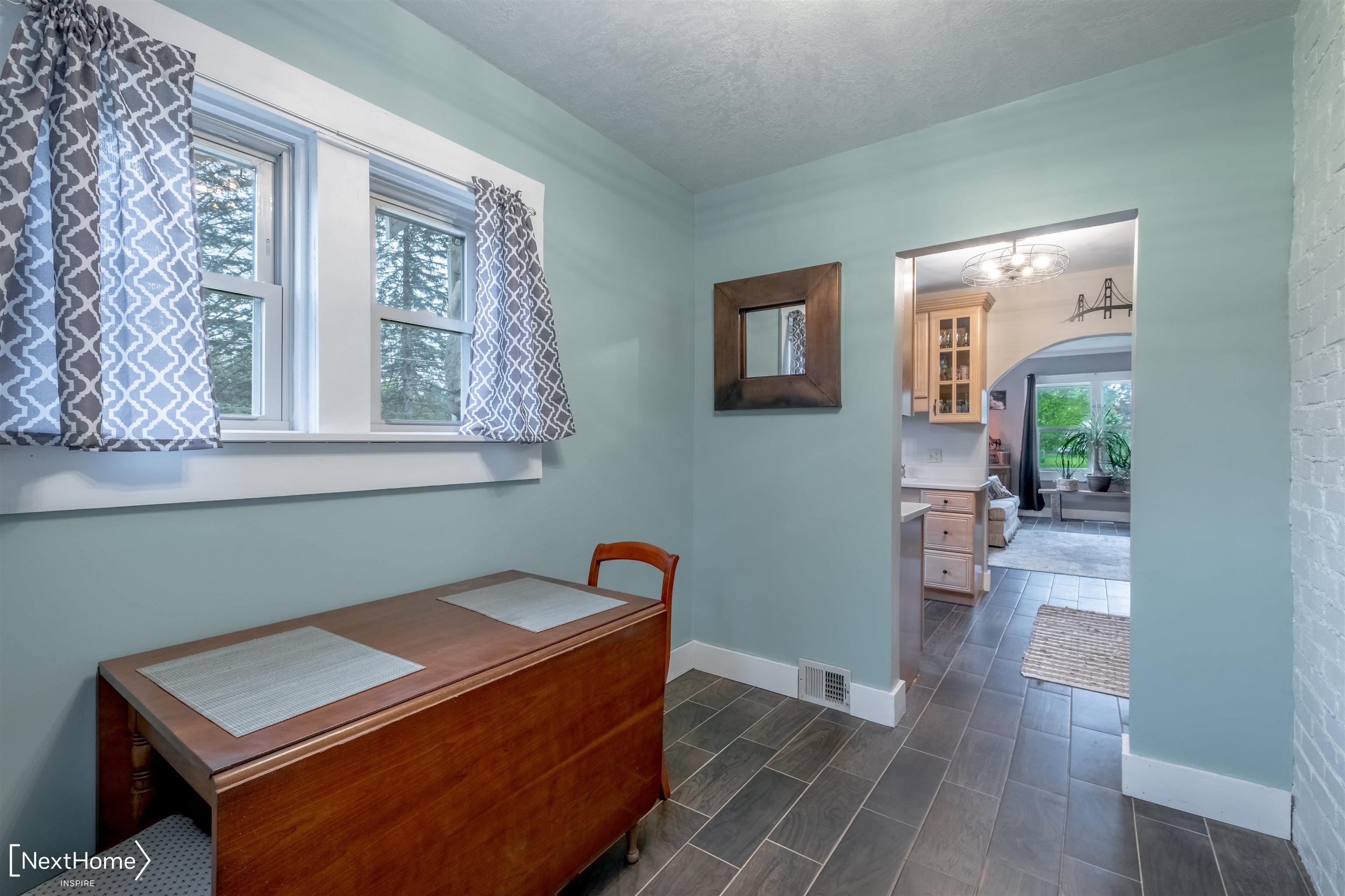 6005 North Seymour Road Flushing, MI 48433 - Photo 12 of 28 50175921-94f93596-42b6-402c-b8f8-6fb2105c1b2f.JPG