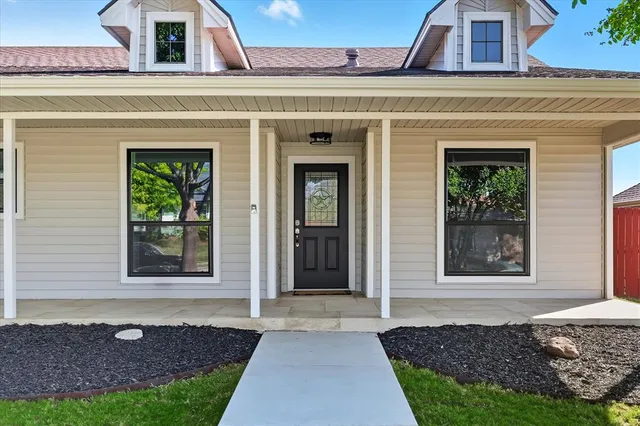 $389,900 | 1118 Woodrow Drive, Lewisville, TX 75067