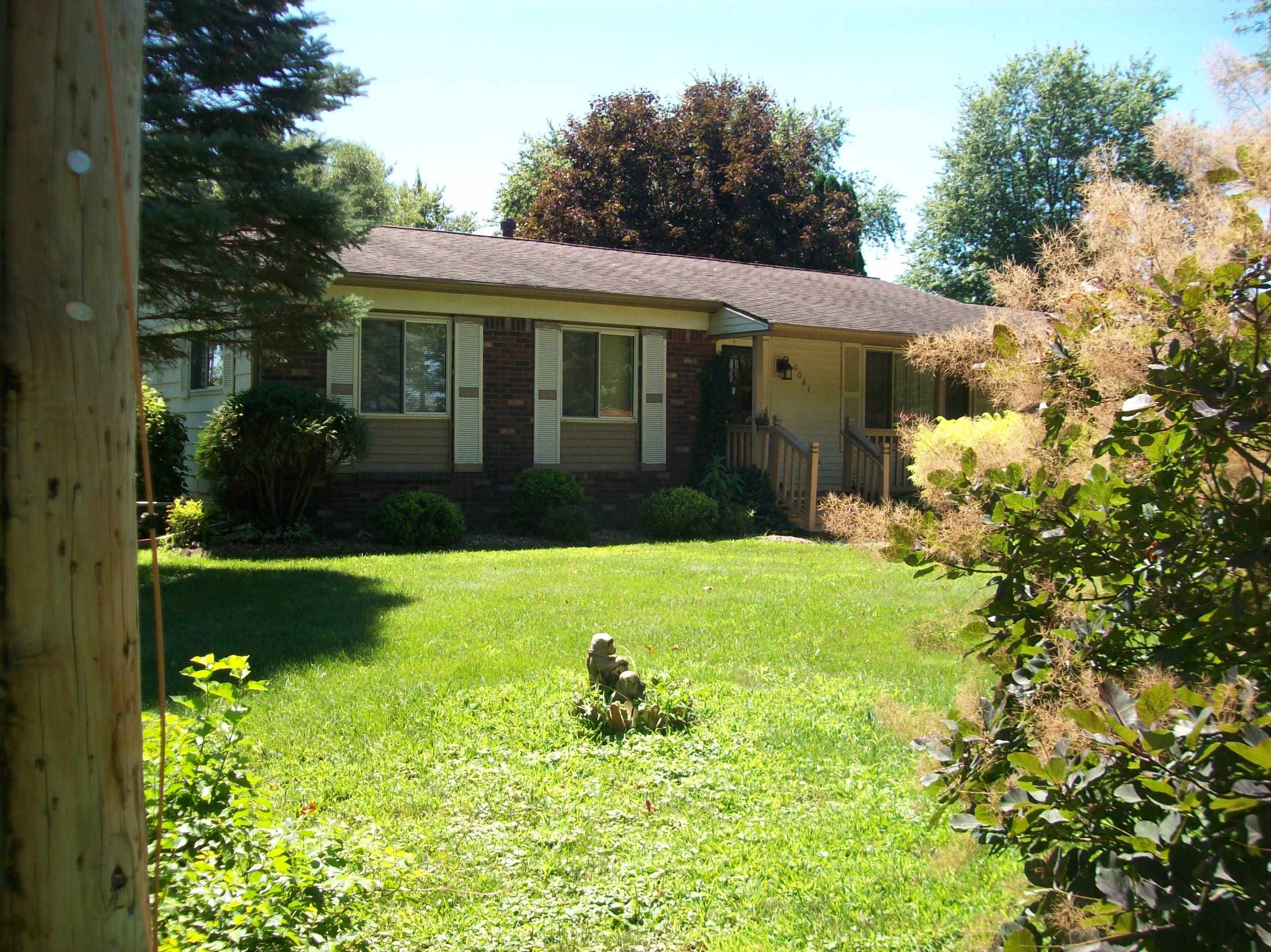 6084 East Carpenter Road Flint, MI 48506 - Photo 2 of 36 50091121-1.JPG