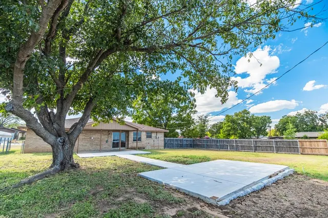 $237,500 | 108 Gettysburg Drive, Comanche, TX 76442