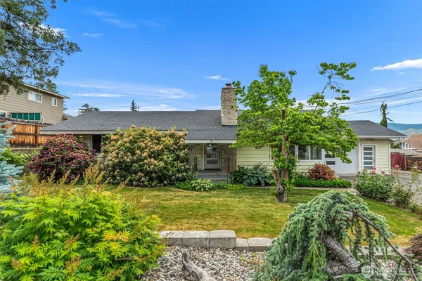 $499,000 | 555 15th Street Northeast, East Wenatchee, WA 98802