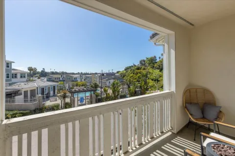 $915,000 | 1107 Hibiscus Way, Oceanside, CA 92054