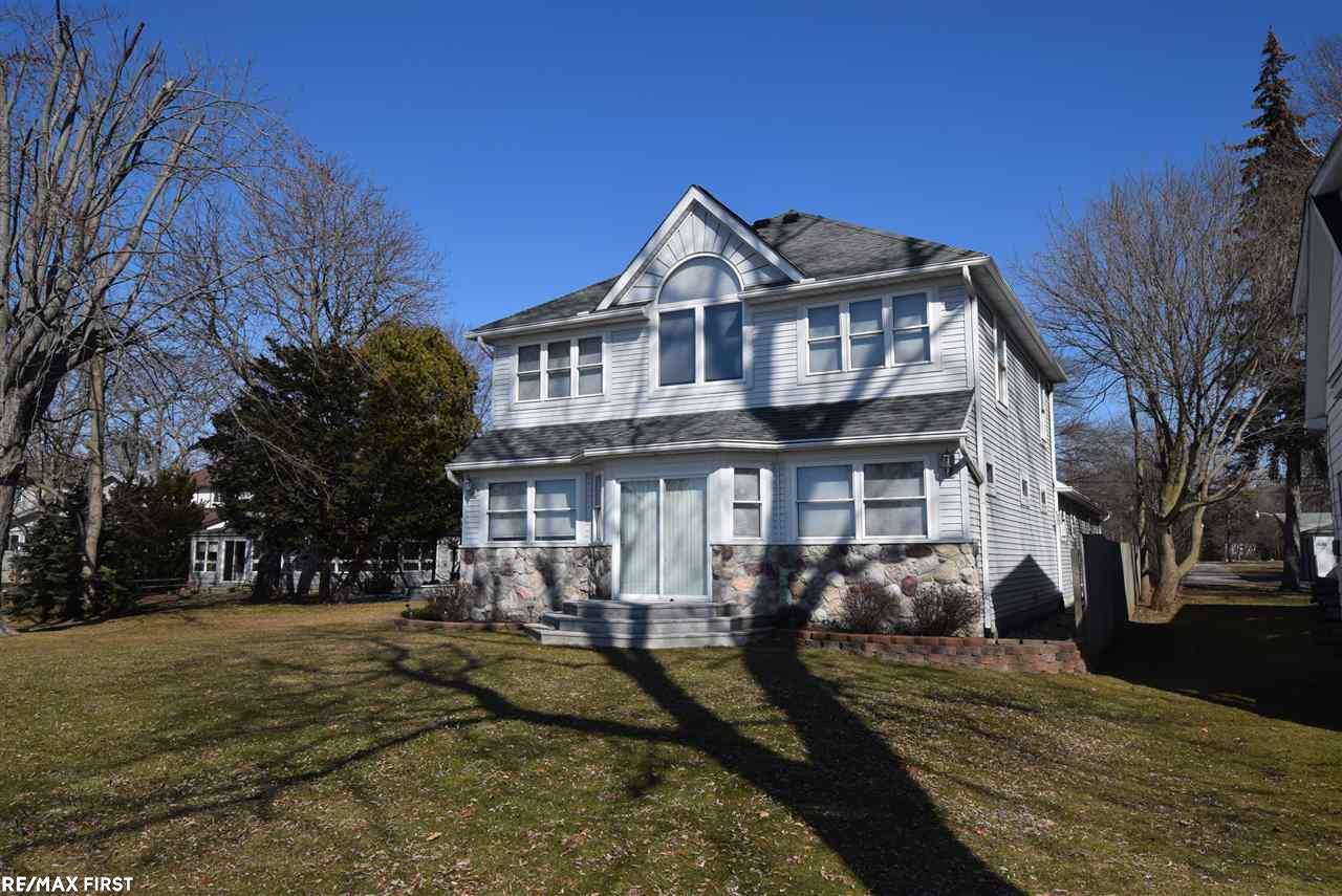 2833 Pointe Tremble Road Algonac, MI 48001 - Photo 4 of 43 31341933-3.JPG