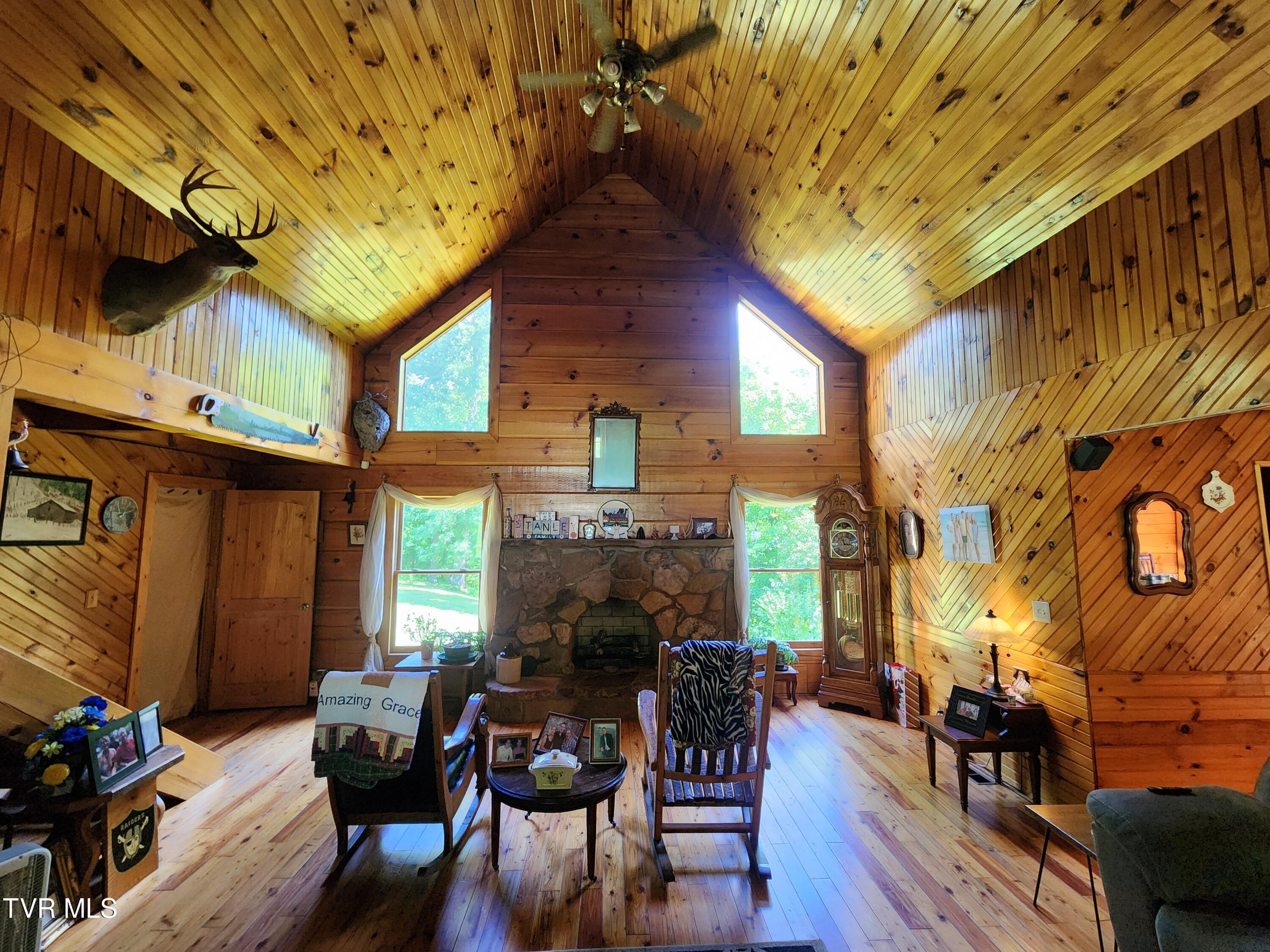 639 Dream Farm Road Birchleaf, VA 24220 - Photo 11 of 153 20240529_111025
