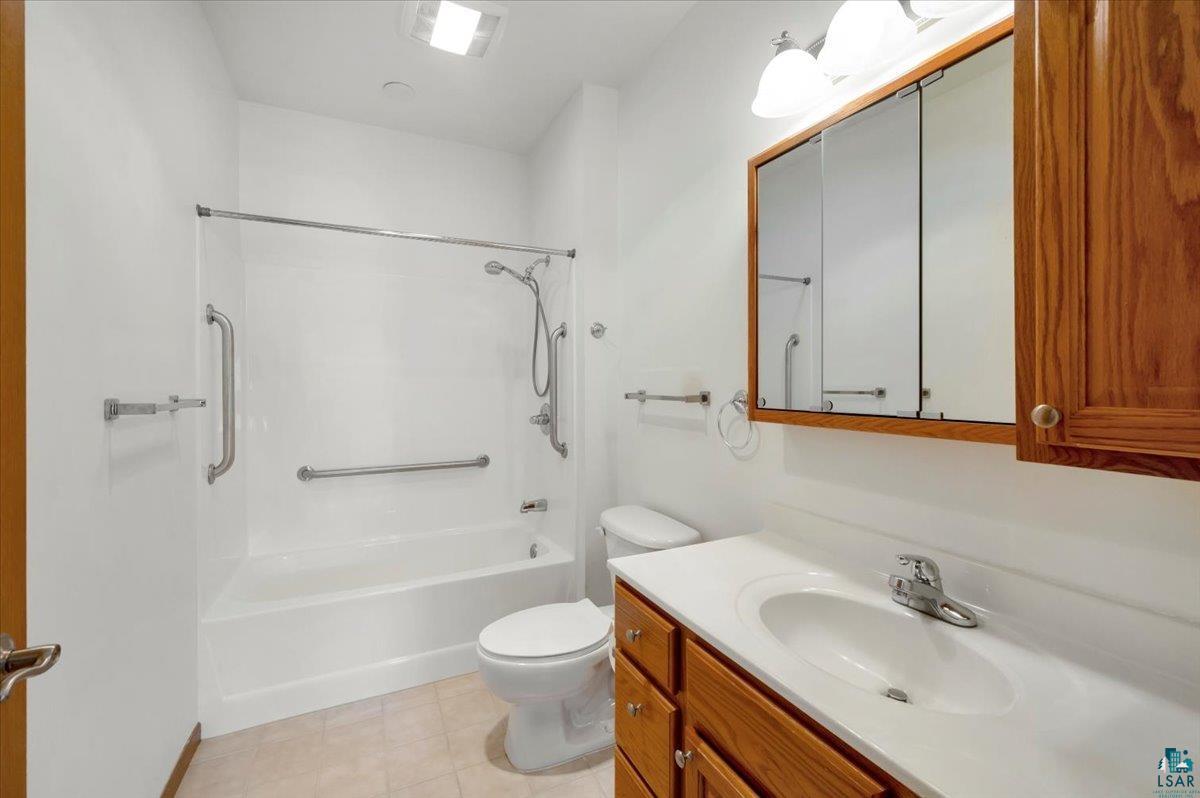 4042 Haines Road, Unit 110 Duluth, MN 55811 - Photo 22 of 30 Master Bath