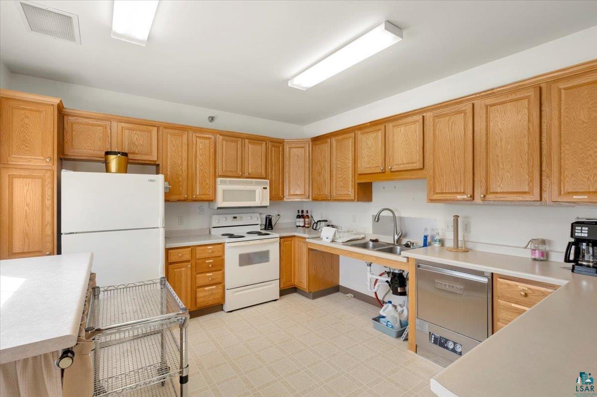 4042 Haines Road, Unit 110 Duluth, MN 55811 - Photo 7 of 30 Community room