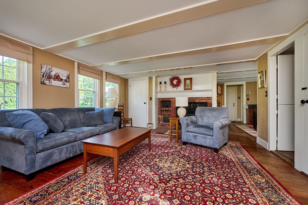 971 Bernardston Road Greenfield, MA 01301 - Photo 5 of 42 Gallery Image 5