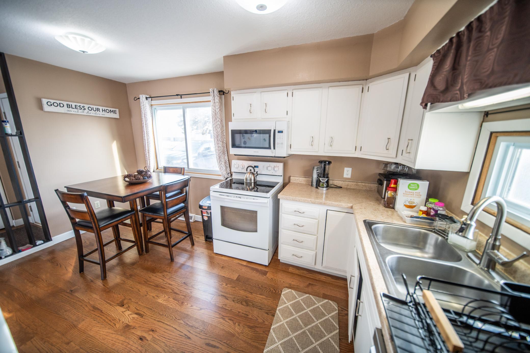 907 40th Street Northwest Rochester, MN 55901 - Photo 14 of 59