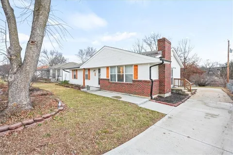 $320,000 | 441 Jamison Drive, Bonner Springs, KS 66012