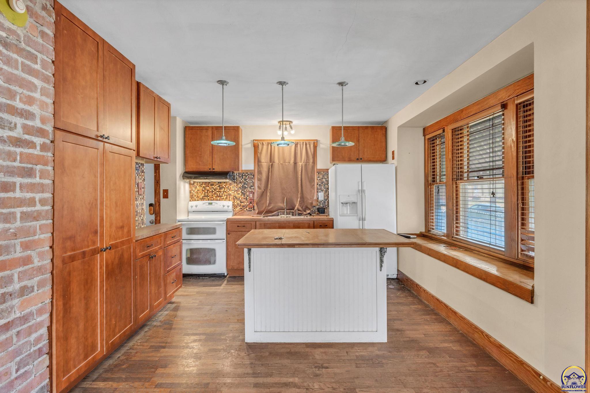 1034 Southwest Lincoln Street Topeka, KS 66604 - Photo 16 of 42