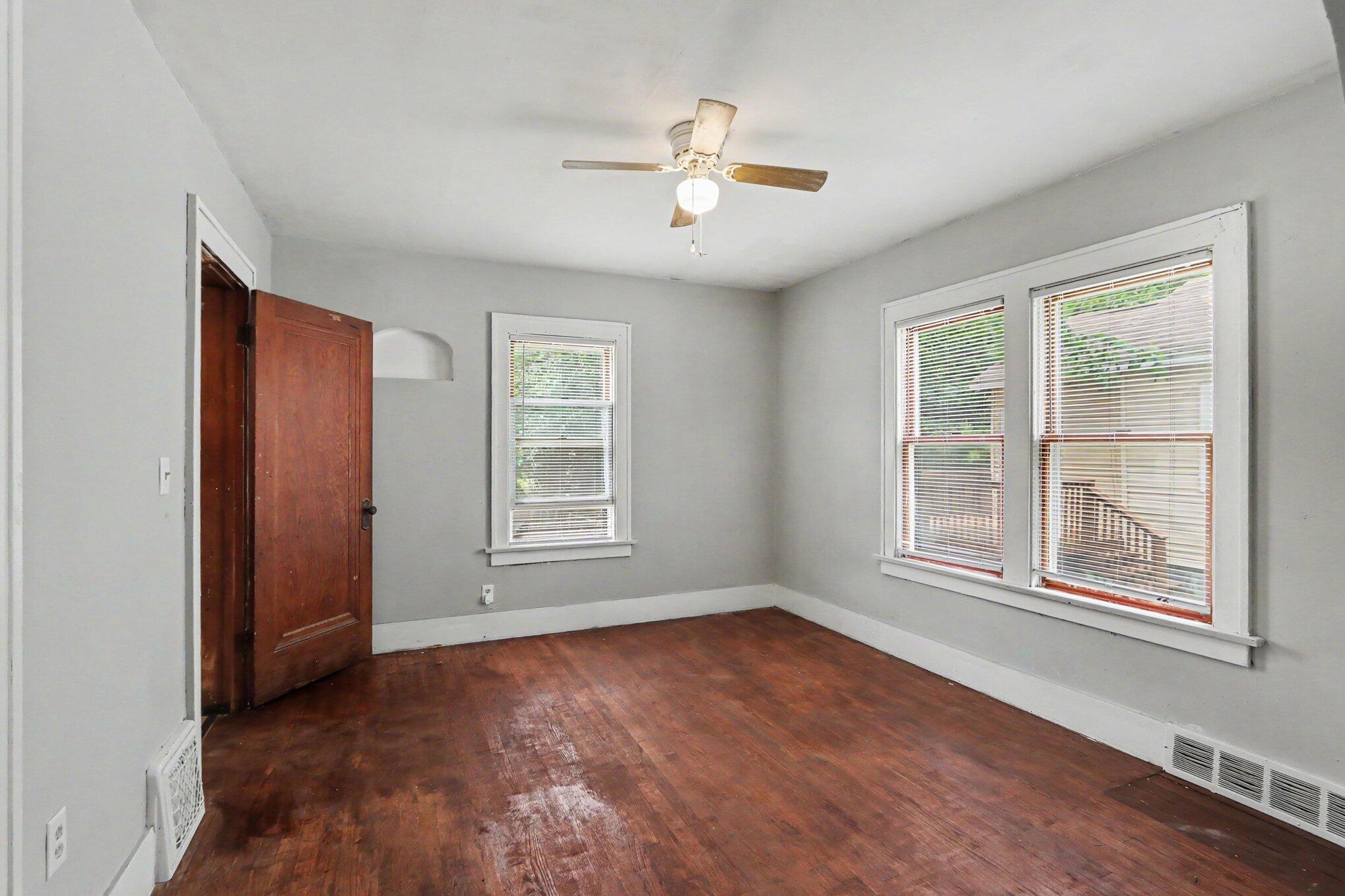 103 Webber Street Battle Creek, MI 49015 - Photo 9 of 20 009_file_7033