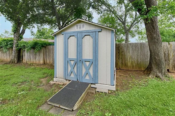 $255,000 | 531 Himes Drive, Euless, TX 76039