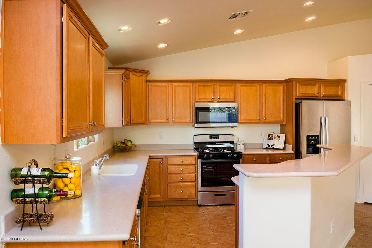 553 South Stone Bench Road Vail, AZ 85641 - Photo 6 of 27