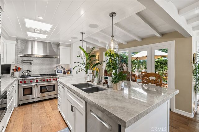 a view of an outdoor sitting area with furniture