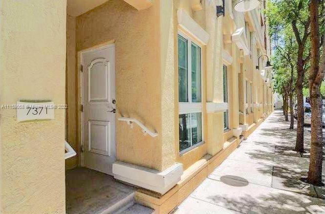 7371 Southwest 90th Street, Unit TH106S Miami, FL 33156 - Photo 17 of 25 a view of a corridor