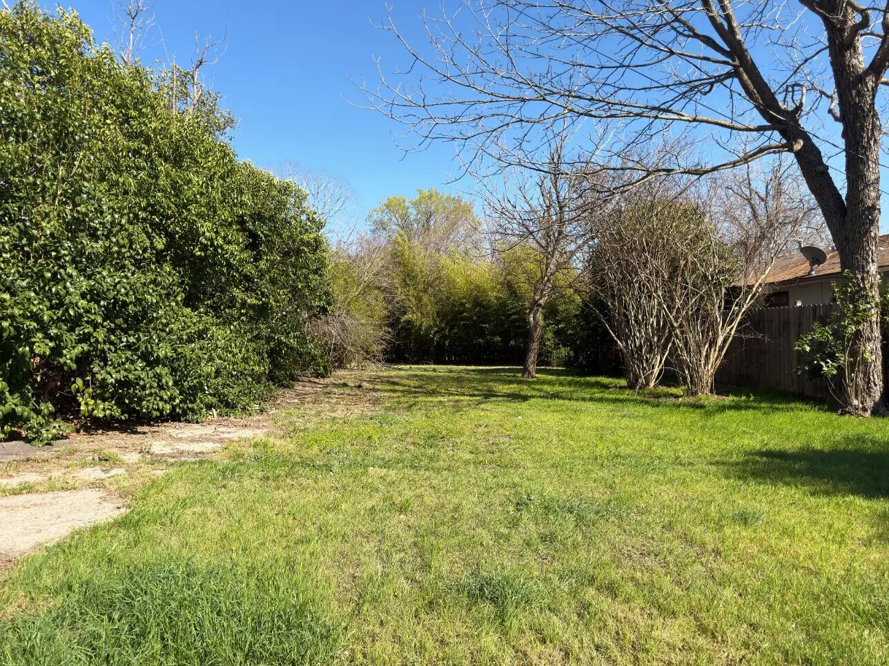 113 Royal Street Taylor, TX 76574 - Photo 2 of 5 View from the street
