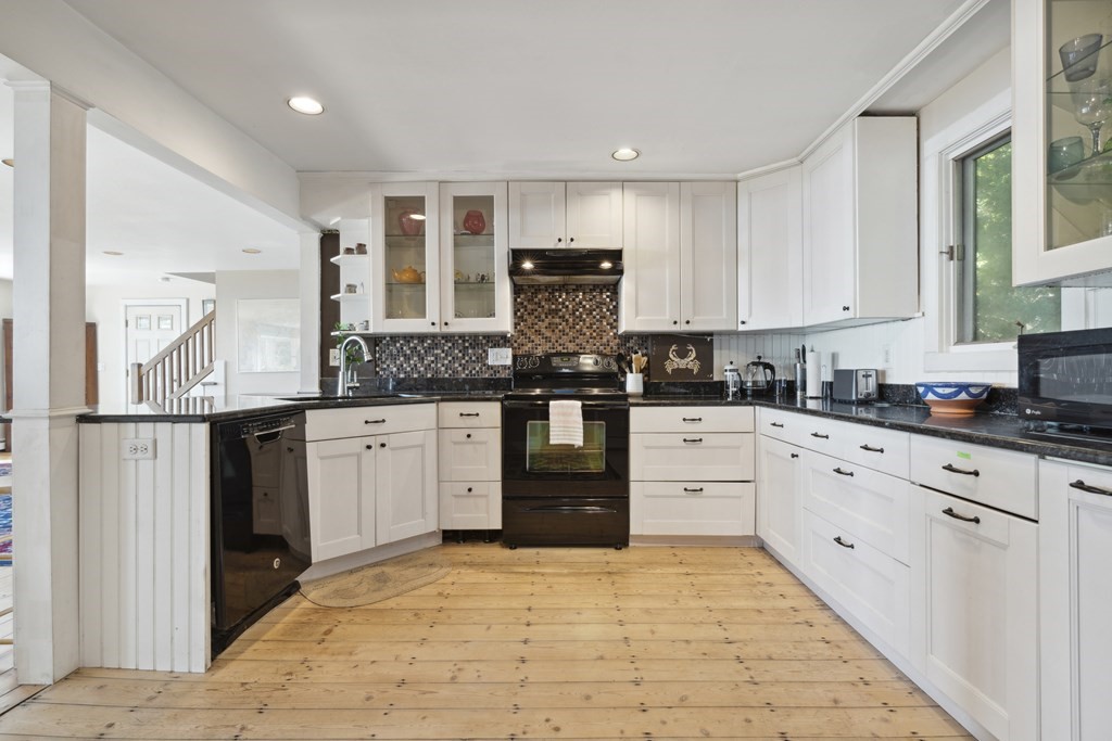 81 B Towhee Road, Unit B Wareham, MA 02571 - Photo 9 of 27 Gallery Image 9
