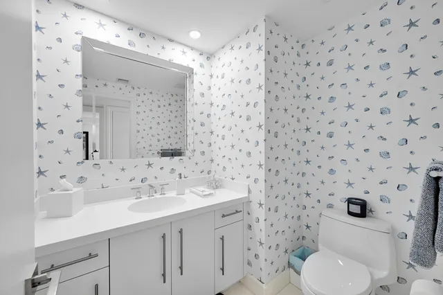 a view of kitchen with washer and dryer