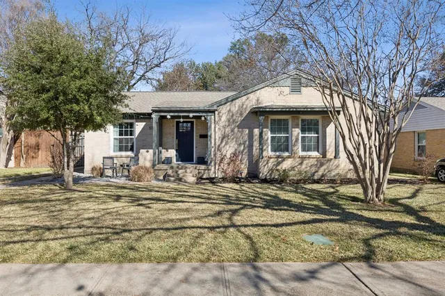 $534,900 | 576 Brookhurst Drive, Dallas, TX 75218