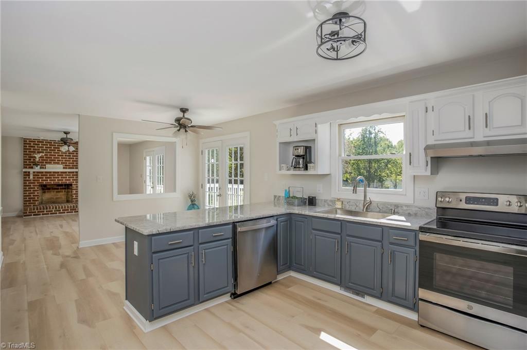 7517 Strawberry Road Summerfield, NC 27358 - Photo 15 of 45 KITCHEN