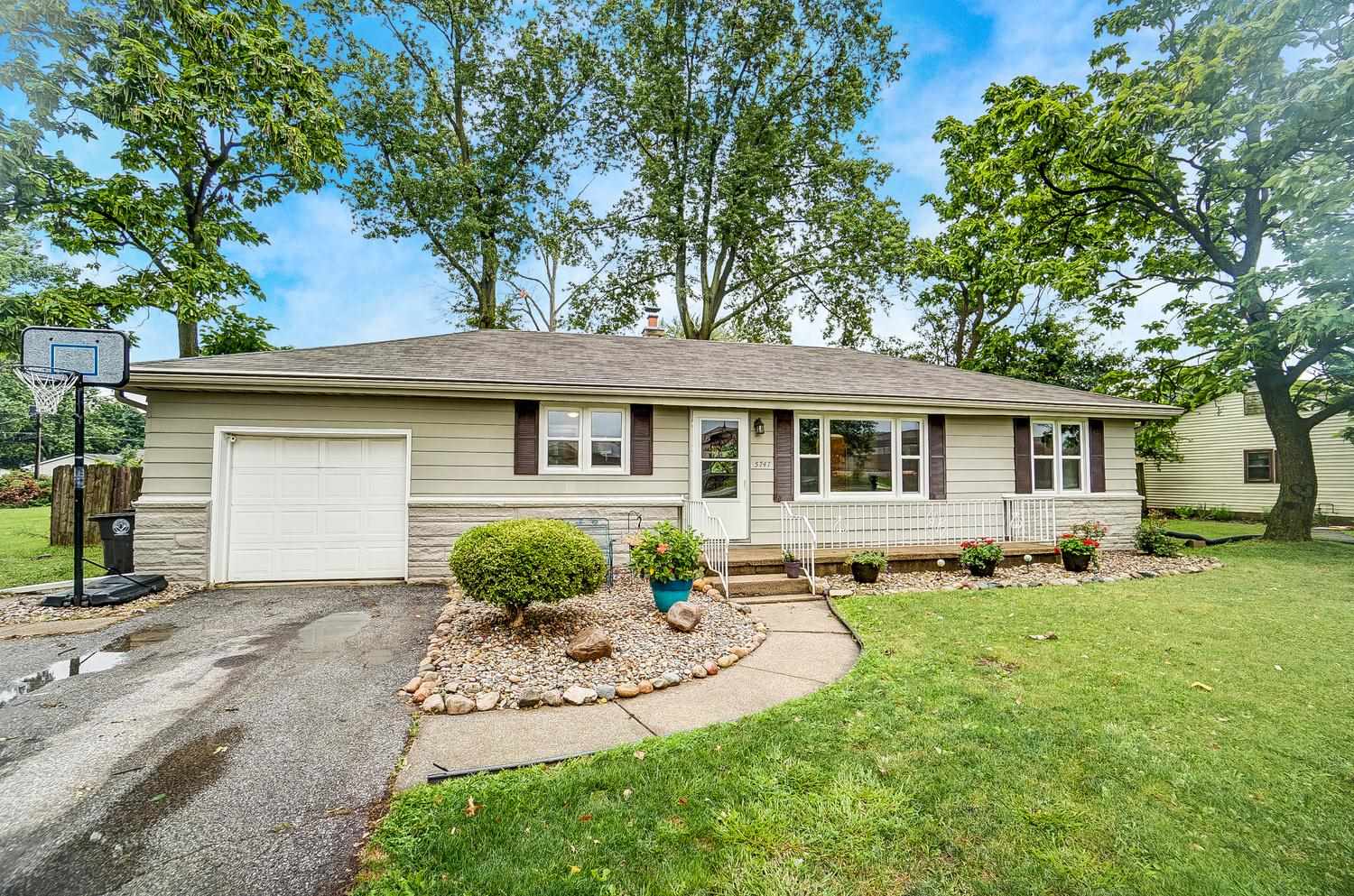 5747 St Joe Center Road Fort Wayne, IN 46835 - Photo 1 of 26 Gallery Image 1