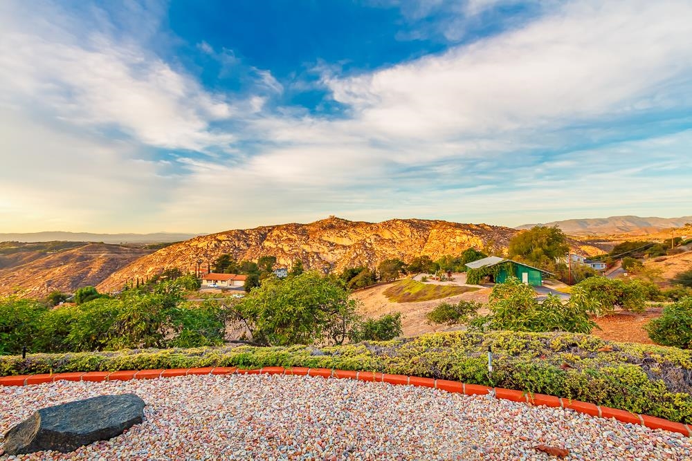 28535 Gordon Hill Road Valley Center, CA 92082 - Photo 8 of 23 Gallery Image 8