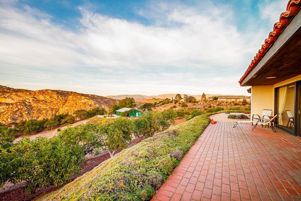 28535 Gordon Hill Road Valley Center, CA 92082 - Photo 9 of 23 Gallery Image 9
