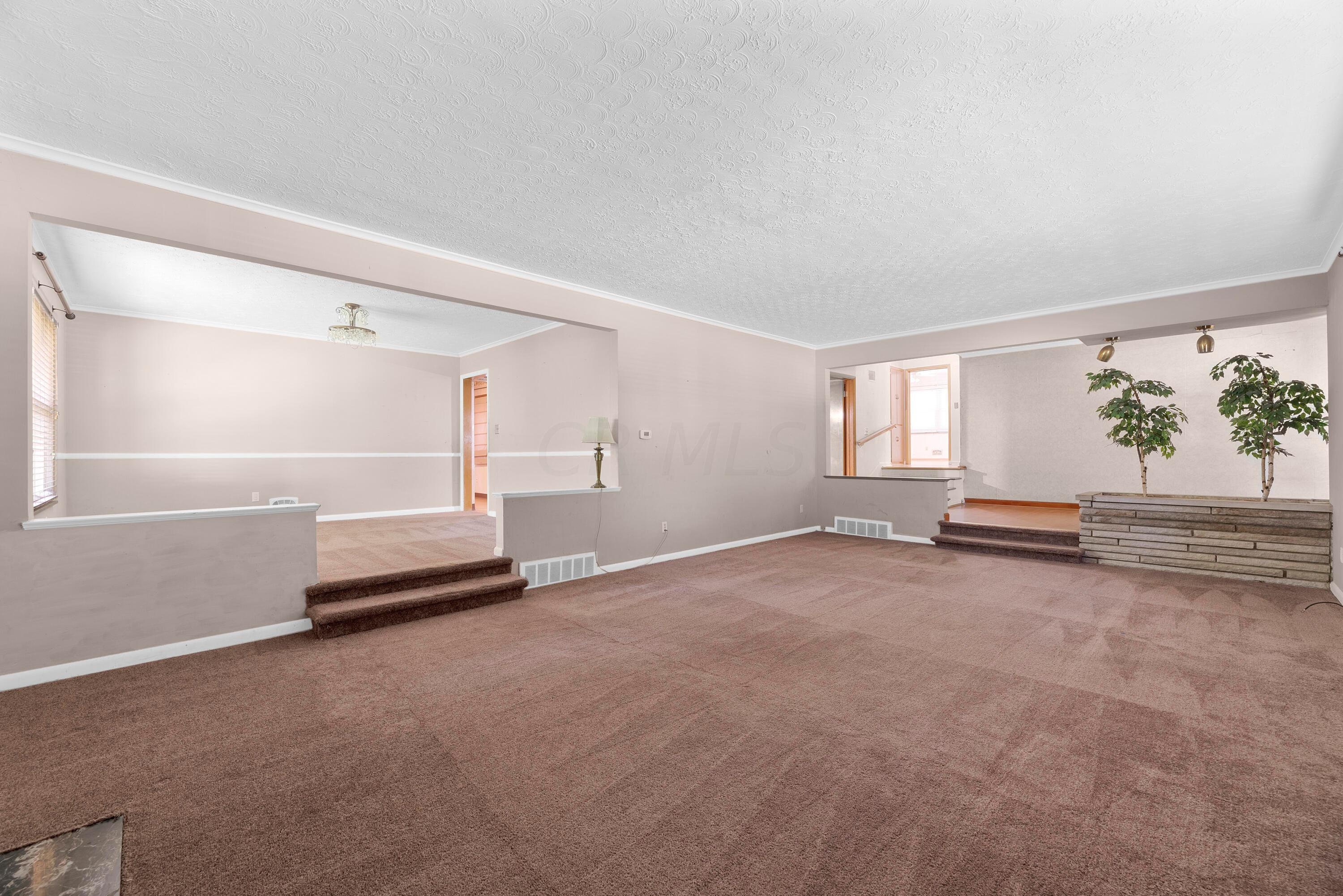 222 South Harding Road Columbus, OH 43209 - Photo 6 of 55 MAR_0024