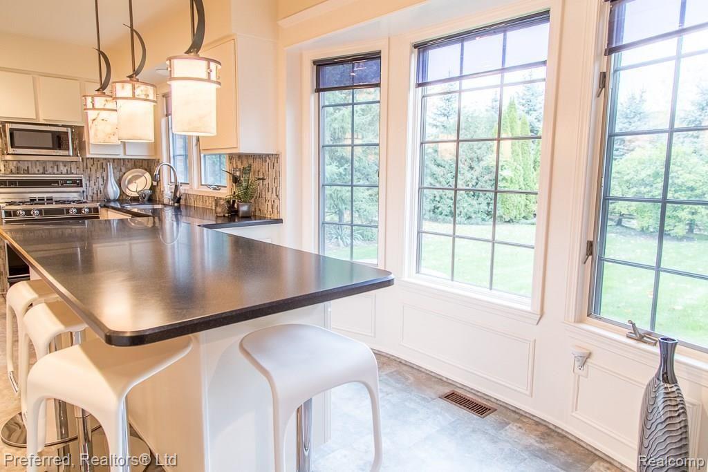 44164 Richmond Road Canton, MI 48187 - Photo 23 of 58 44164Richmond-16.jpg