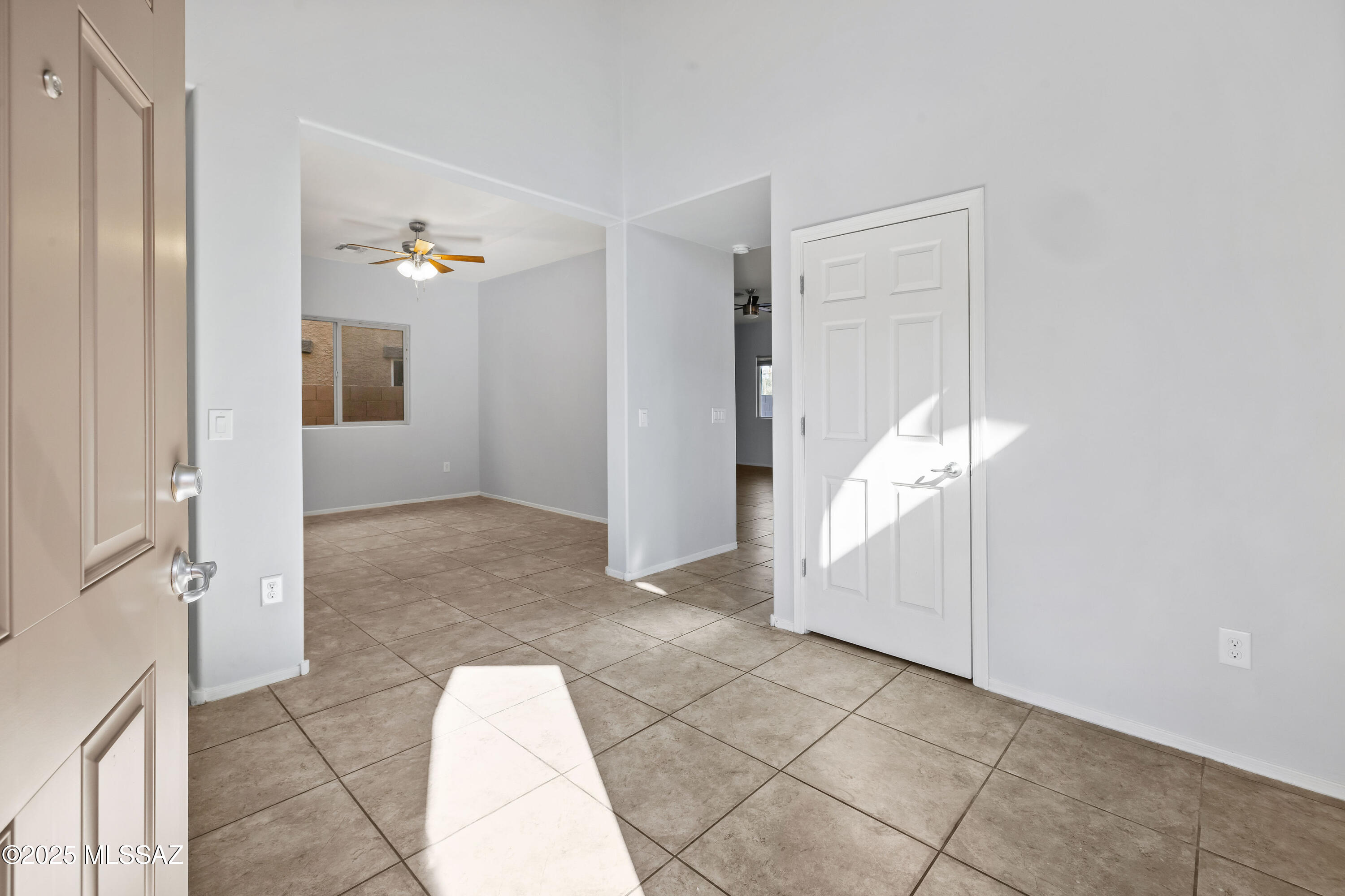 8889 East Abrams Loop Tucson, AZ 85710 - Photo 4 of 24