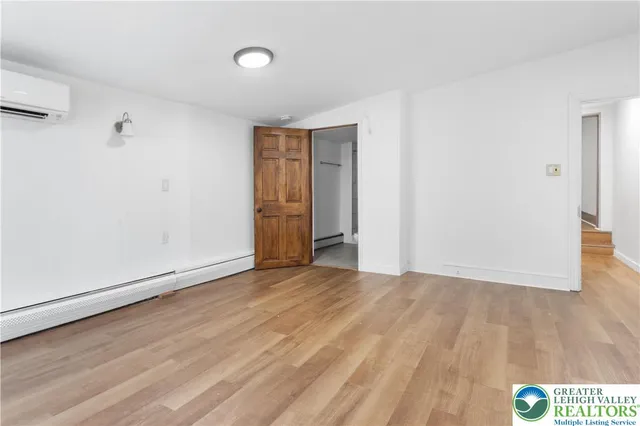 $2,300 | 104 South Chestnut Street, Bath, PA 18014