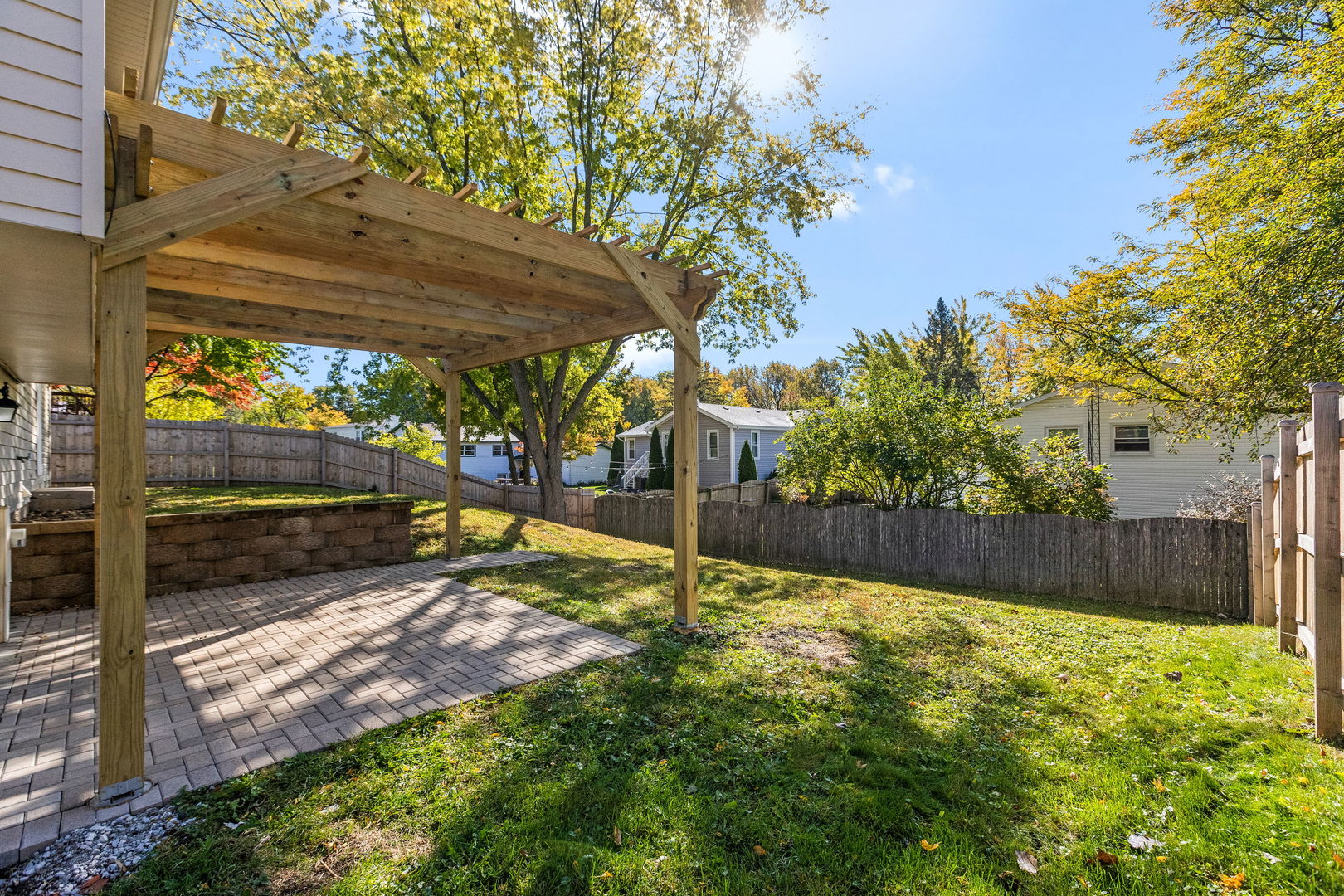 585 Cambridge Way Bolingbrook, IL 60440 - Photo 18 of 20 a view of a backyard